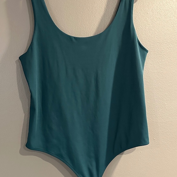 *GENTLY WORN* Express Body Contour Size XL Bodysuit - Picture 1 of 6